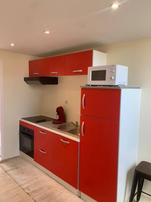 Studio Meuble Dans Une Maison Limay Екстериор снимка